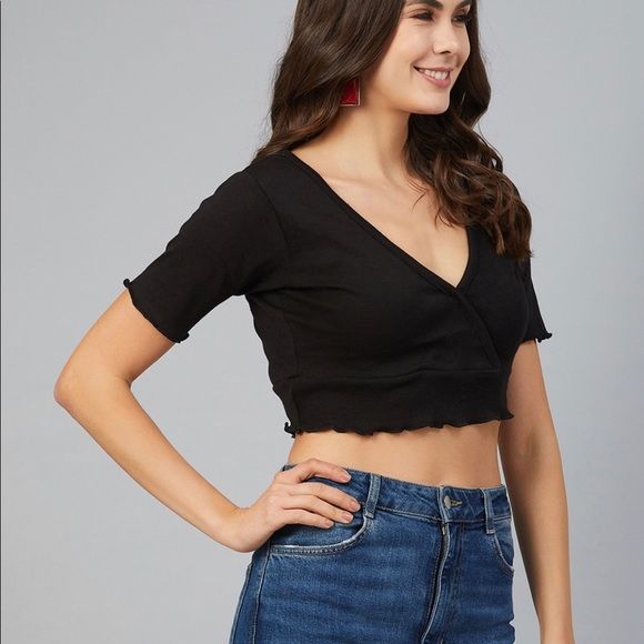 Level Up Your Look: Style 15 Different Types of Crop Tops (2024)