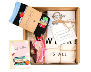 A Bookworm Gift Set: gift ideas for female friend